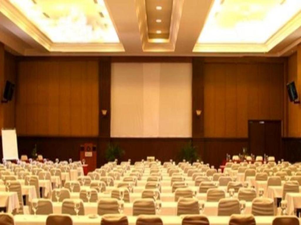 The Sulthan Darussalam Medan Exterior foto